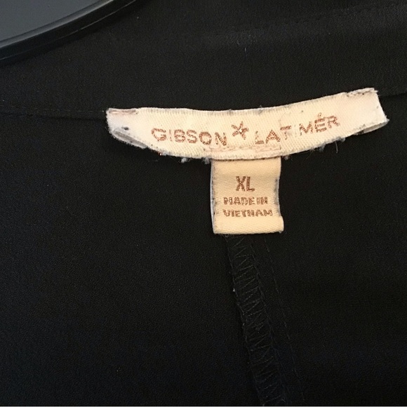 GIBSON LATIMER blouse, size XL, Collard, slip-over, sleeves are ruffed with ties - Picture 2 of 9